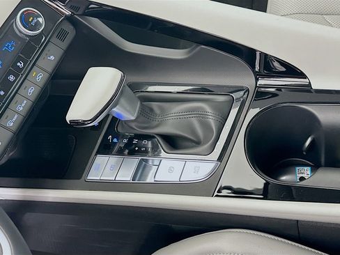 New 2026 Hyundai Elantra Limited image 15