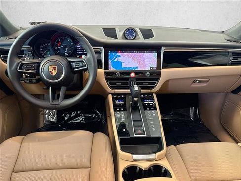 Certified 2026 Porsche Macan AWD/4WD image 20