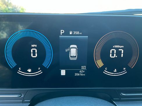 Used 2025 Hyundai Kona SEL image 40