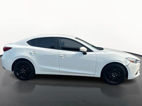 Used 2018 MAZDA MAZDA3 Sport FWD image 2