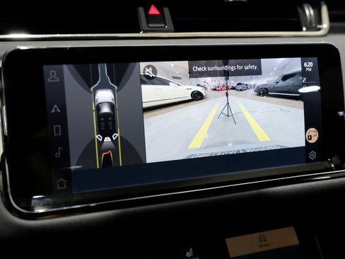 Used 2023 Land Rover Range Rover Evoque R-Dynamic SE image 19