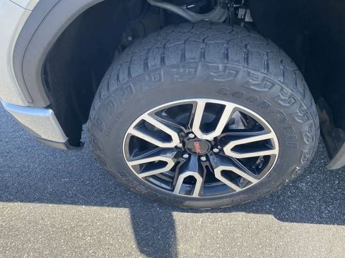 Used 2024 GMC Sierra 1500 AT4 w/ Technology Package image 10