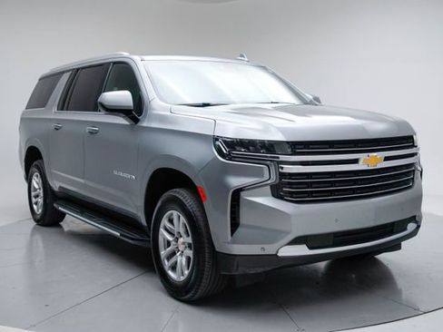 Used 2024 Chevrolet Suburban LT image 9