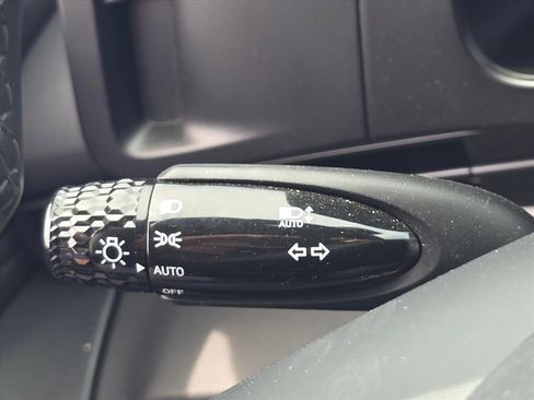 Used 2025 Hyundai Elantra Sport image 20