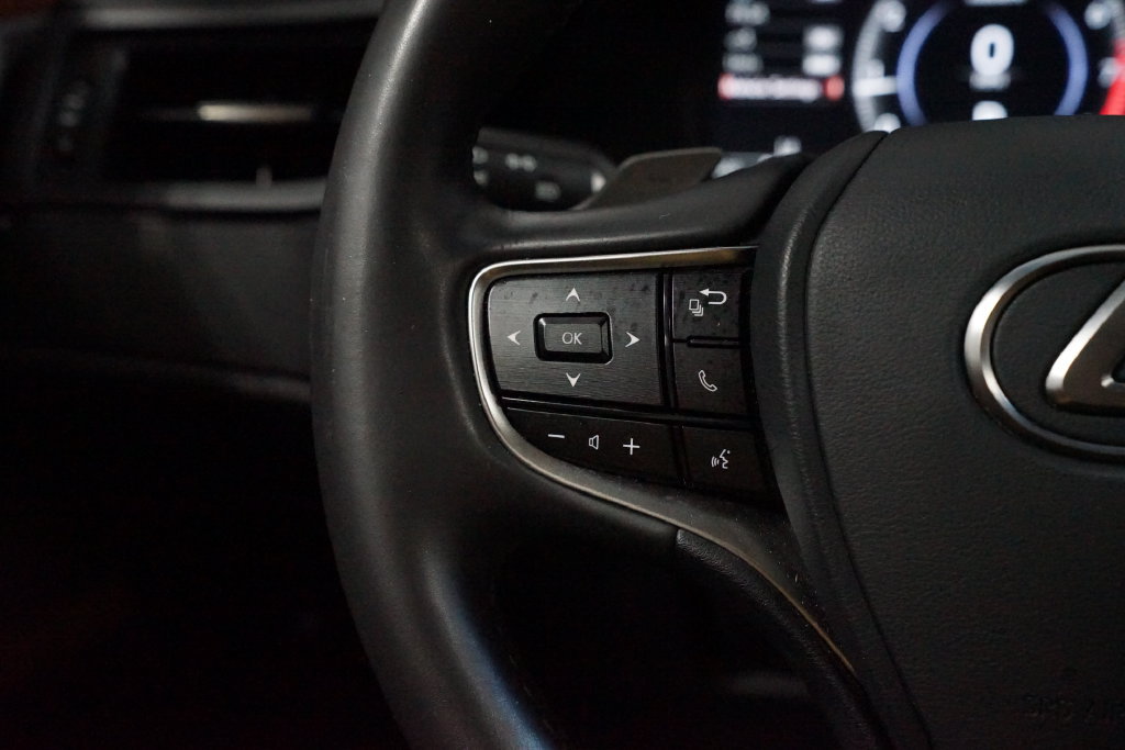 Used 2024 Lexus ES 350 w/ Premium Package FWD image 14