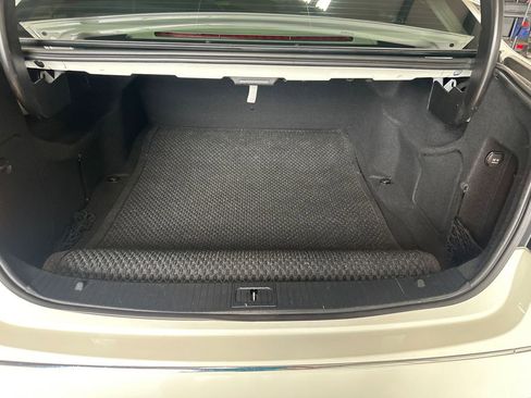 Used 2010 Mercedes-Benz E 350 4MATIC Sedan image 92