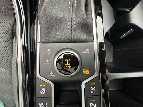 Used 2025 Kia Sorento SX Prestige w/ Sage Leather Package image 46