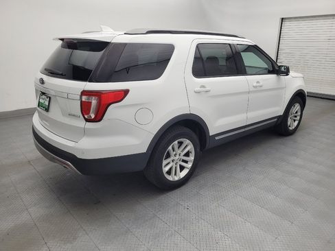 Used 2017 Ford Explorer XLT w/ Equipment Group 201A FWD image 10