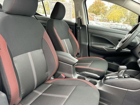 Used 2025 Nissan Versa SR w/ Trunk Package image 34
