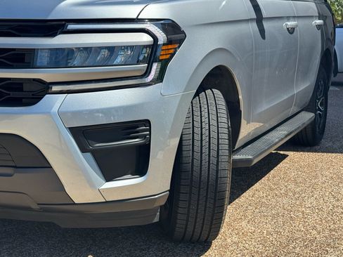 Used 2022 Ford Expedition XL AWD/4WD image 2