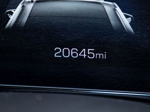 Used 2025 GMC Yukon XL Denali image 18