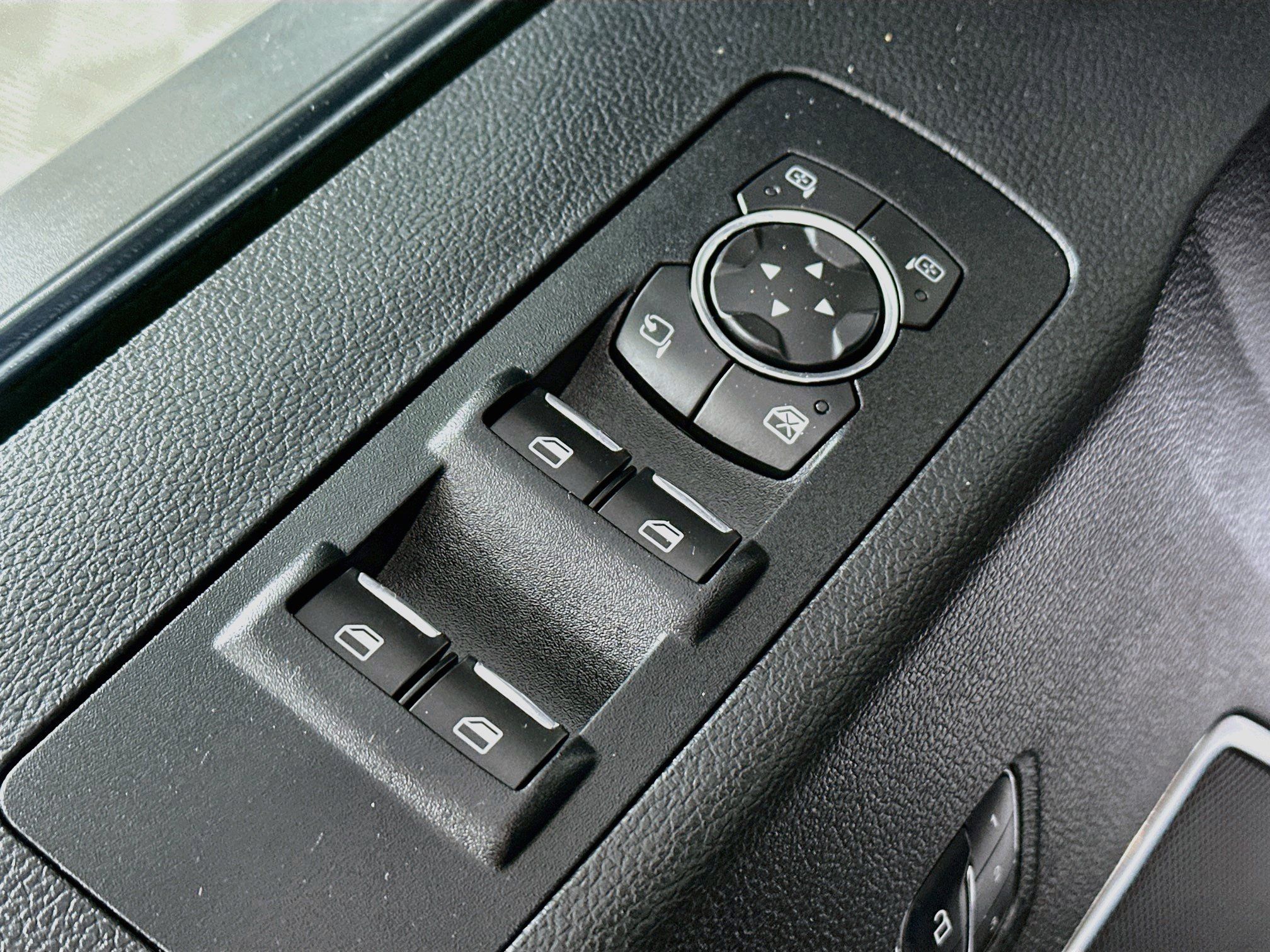 Used 2015 Ford F150 Lariat w/ Equipment Group 502A Luxury AWD/4WD image 18