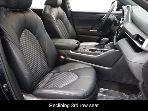 Used 2023 Toyota Highlander XSE image 16