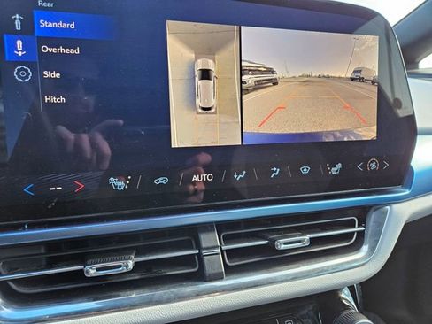 Used 2025 Chevrolet Equinox EV LT image 13