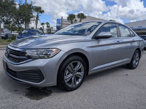 Used 2024 Volkswagen Jetta SE FWD image 8