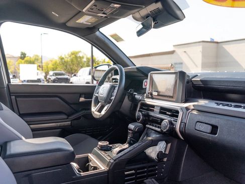Certified 2025 Toyota Tacoma TRD Off-Road AWD/4WD image 22