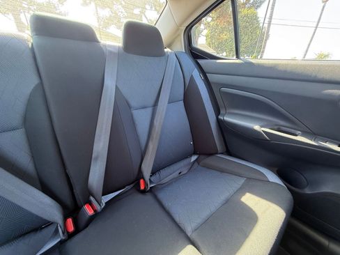 Used 2025 Nissan Versa SV image 33