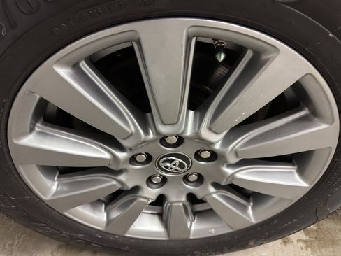 Used 2018 Toyota Sienna Limited image 34