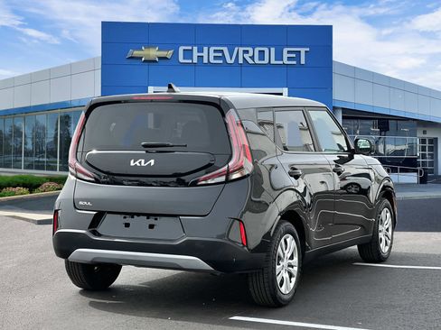 Used 2023 Kia Soul LX FWD image 4