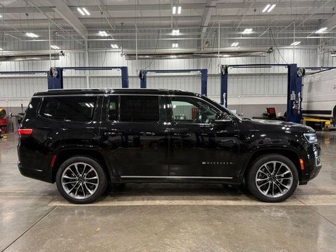 New 2025 Jeep Wagoneer Series III w/ Premium Group I image 2