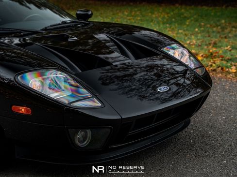 Used 2005 Ford GT image 33