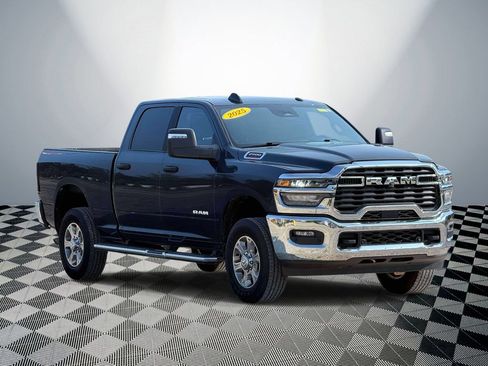 Used 2025 RAM 2500 Big Horn AWD/4WD image 4