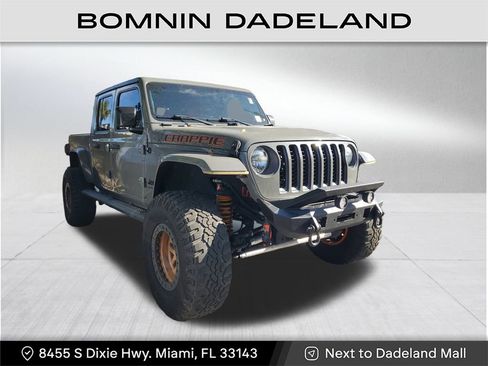 Used 2020 Jeep Gladiator Sport image 1