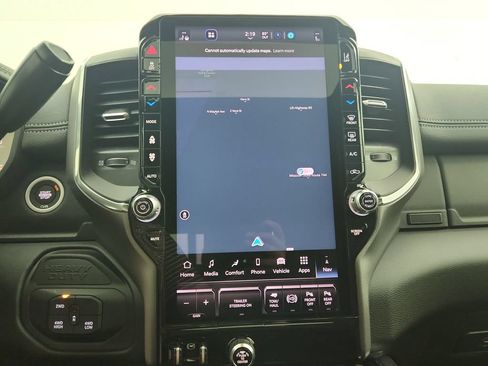 New 2026 RAM 2500 Laramie AWD/4WD image 17