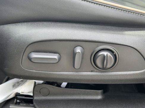 Used 2022 Chevrolet Traverse Premier AWD/4WD image 19