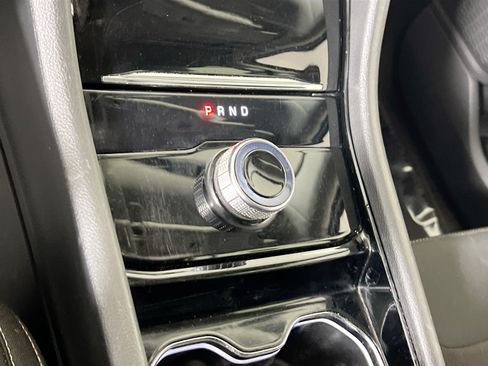 Used 2023 Jeep Grand Cherokee Laredo AWD/4WD image 16