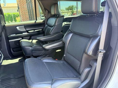 Used 2025 Ford Expedition Tremor AWD/4WD image 27