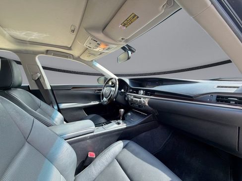 Used 2014 Lexus ES 350 w/ Premium Package FWD image 6