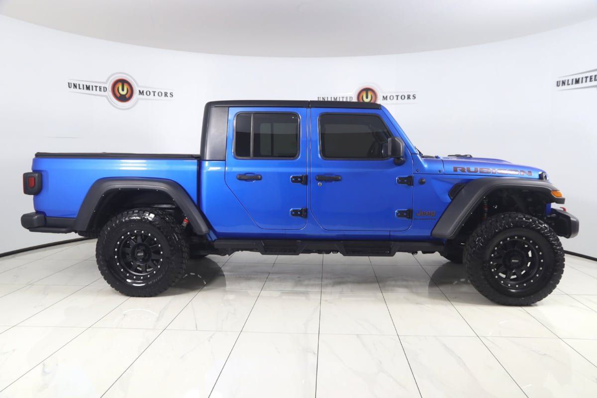 Used 2022 Jeep Gladiator Rubicon w/ Cold Weather Group AWD/4WD image 2