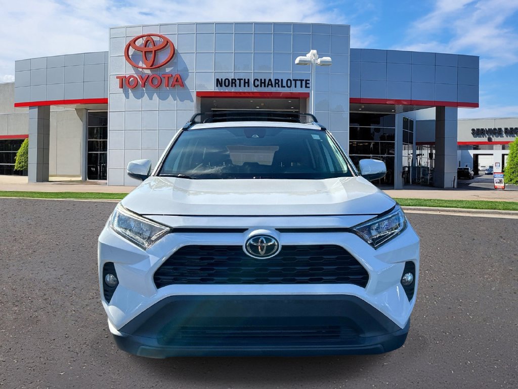 Used 2021 Toyota RAV4 XLE FWD image 3