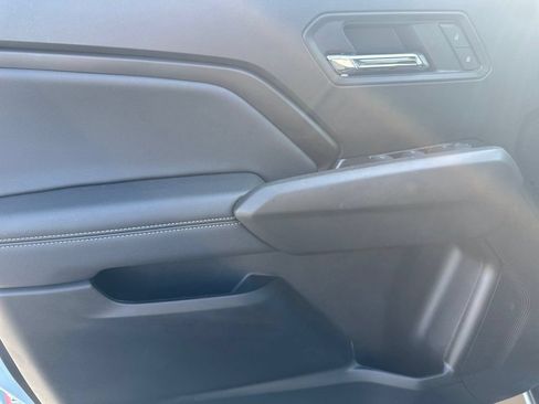 Used 2025 Chevrolet Colorado LT w/ LT Convenience Package AWD/4WD image 17