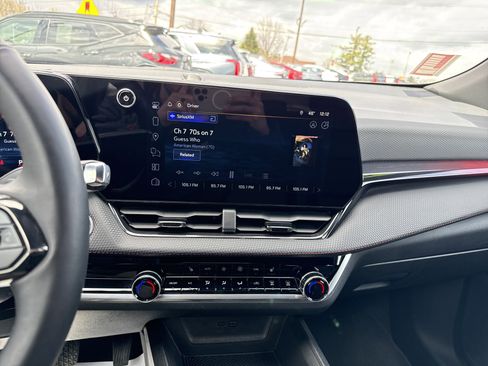 Used 2025 Chevrolet Equinox RS image 21