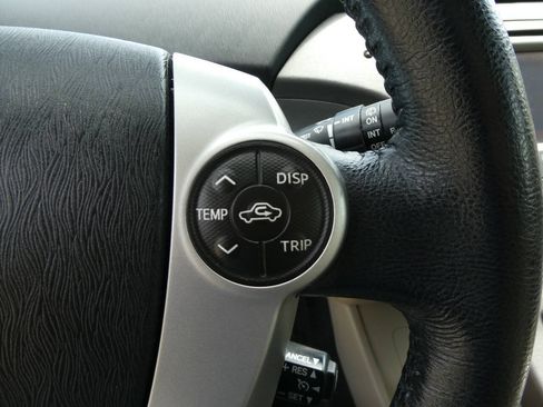 Used 2015 Toyota Prius Four FWD image 13