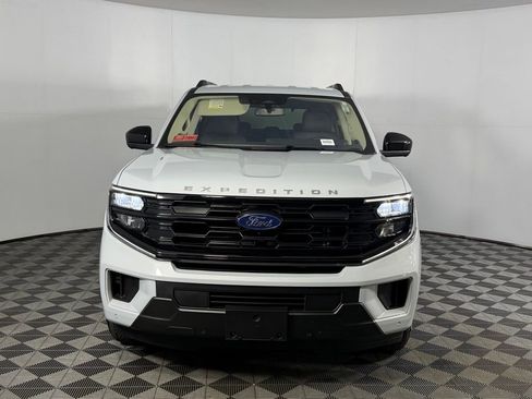 Used 2025 Ford Expedition Active AWD/4WD image 5