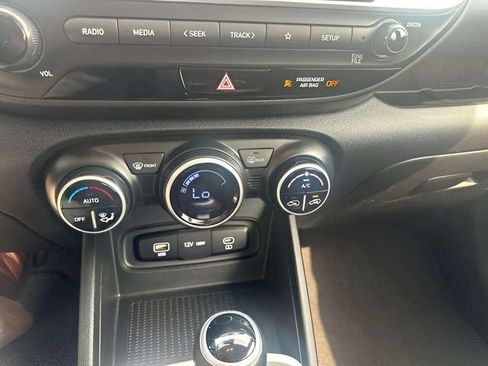 Used 2023 Hyundai Venue SEL w/ Cargo Package FWD image 14