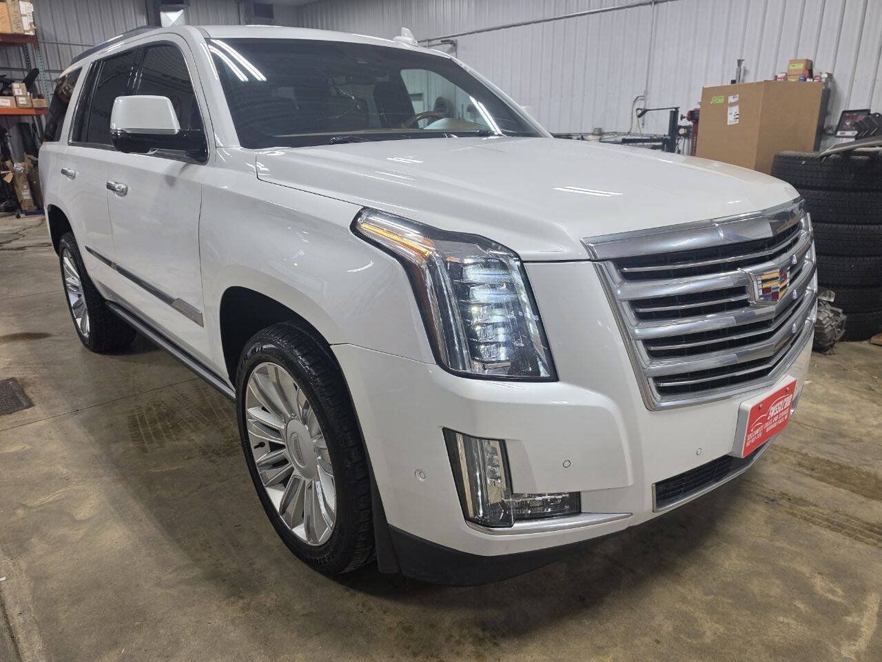 Used 2017 Cadillac Escalade Platinum AWD/4WD image 1