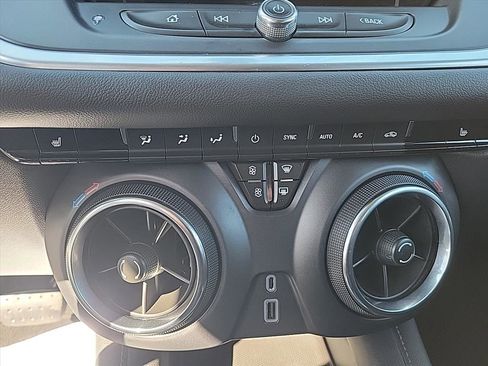 Used 2019 Chevrolet Blazer LT image 12