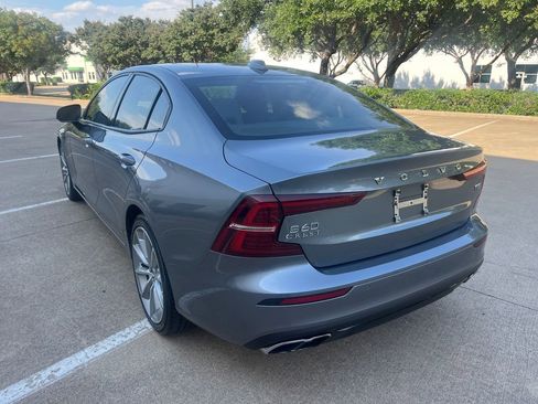 Used 2021 Volvo S60 T5 Momentum FWD image 7