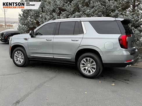 Used 2025 GMC Yukon Denali w/ Sun & Power Step Package image 5