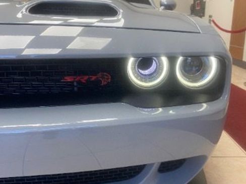 Used 2021 Dodge Challenger SRT Hellcat image 9