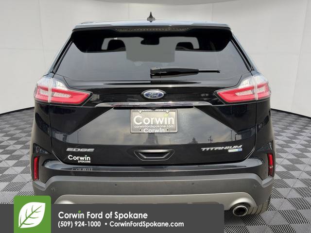 Used 2020 Ford Edge Titanium w/ Equipment Group 301A AWD/4WD image 18