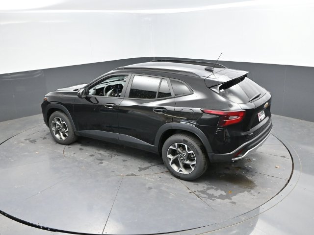 Used 2024 Chevrolet Trax LT FWD image 37