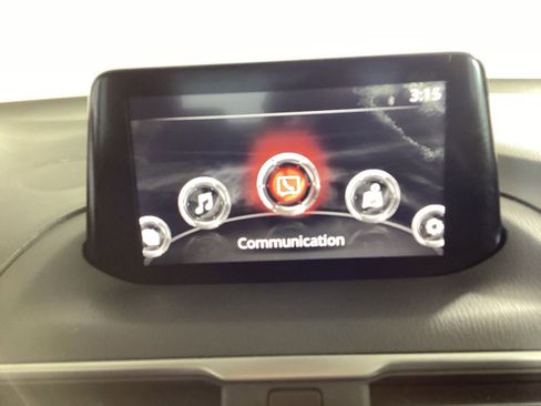 Used 2018 MAZDA MAZDA3 Touring image 24