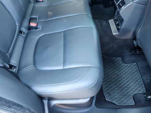 Used 2020 Jaguar F-PACE Premium AWD/4WD image 19