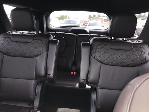 Used 2025 Ford Explorer Platinum w/ Ultimate Package AWD/4WD image 23