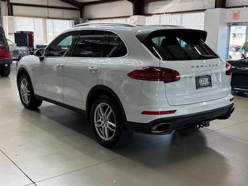 Used 2016 Porsche Cayenne Diesel AWD/4WD image 4